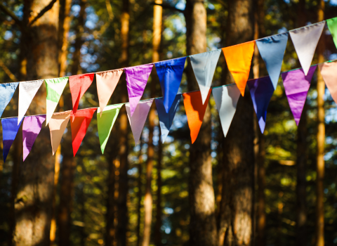 Hanging designs using a nano tape