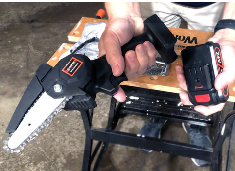 SuperSaw handheld chainsaw